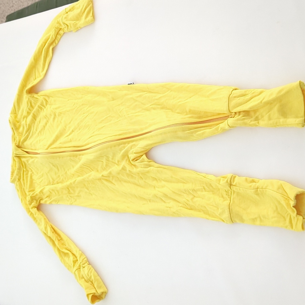little sleepies 6-12 solid yellow zippy